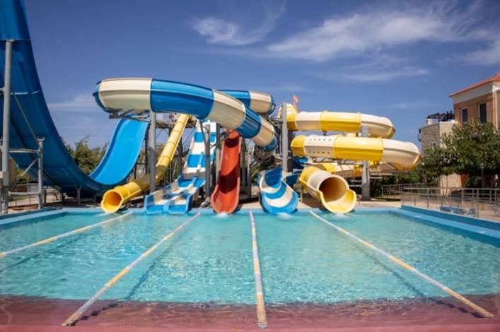 <div style="text-align:center"><strong><span style="font-size:20px;line-height:20px;">Hotels met waterpark</span></strong></div>